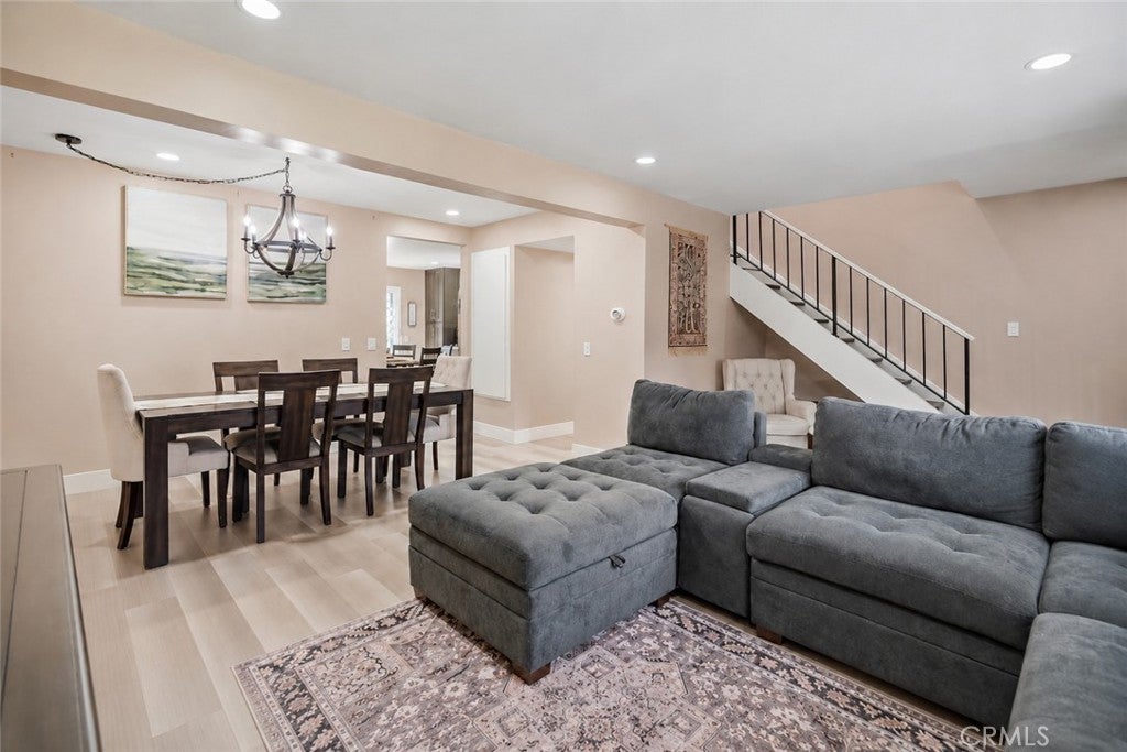 739 Knollwood Lane