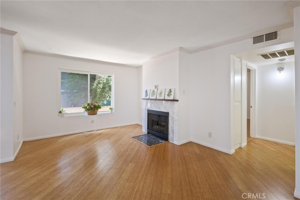 1237 E 6th Street 106