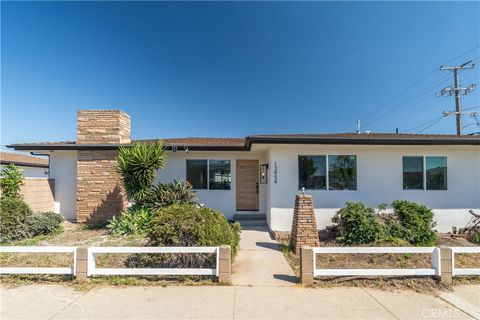 Photo of 13454 Washington Ave, Hawthorne, CA 90250 (MLS # TR26055558)