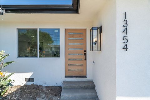 Photo of 13454 Washington Ave, Hawthorne, CA 90250 (MLS # TR26055558)