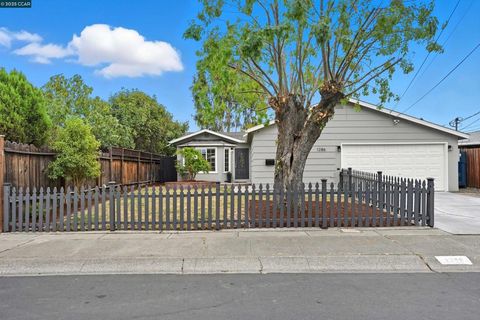 Photo of 1286 Redwood Dr Dr, Concord, CA 94520 (MLS # 41113206) Photo of 1286 Redwood Dr Dr, Concord, CA 94520 (MLS # 41113206)