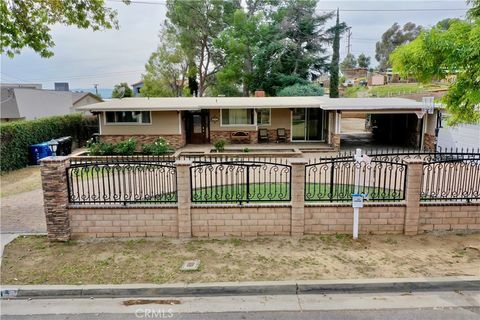 Photo of 12801 Gladstone Avenue, Sylmar, CA 91342 (MLS # SR26017590)