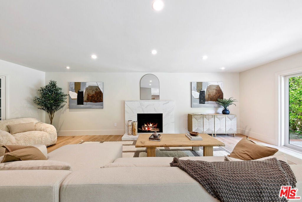 30601 Sicomoro Drive