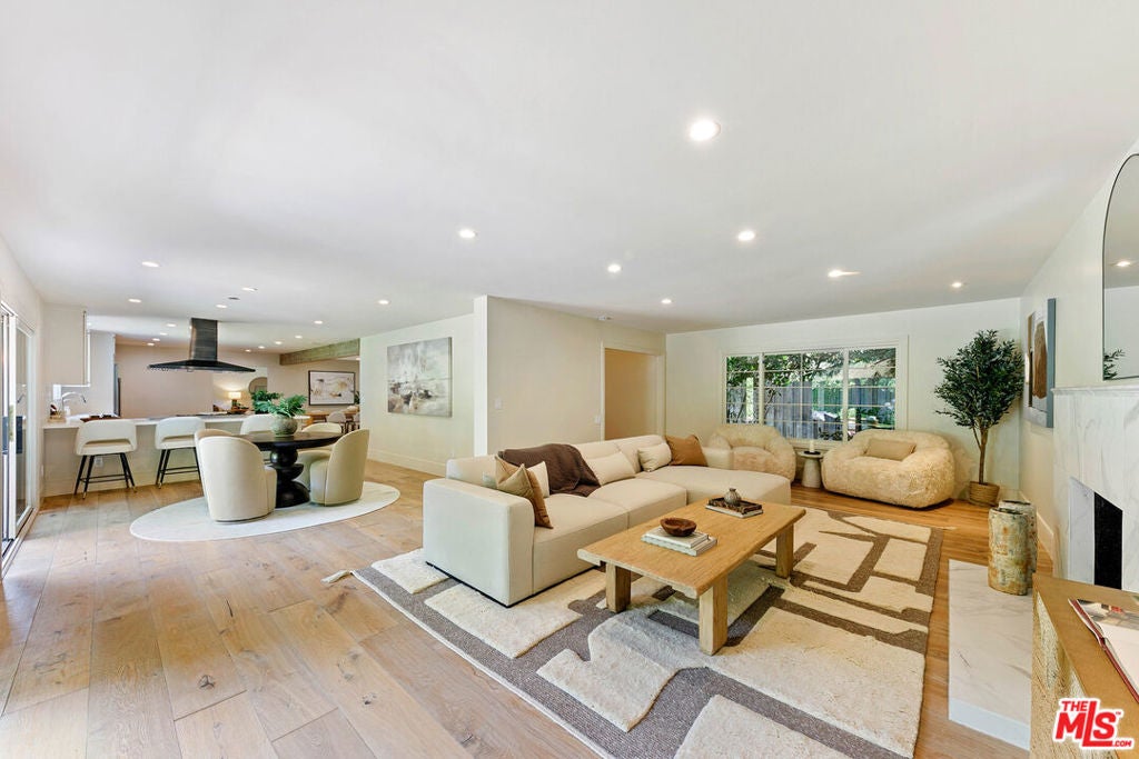 30601 Sicomoro Drive