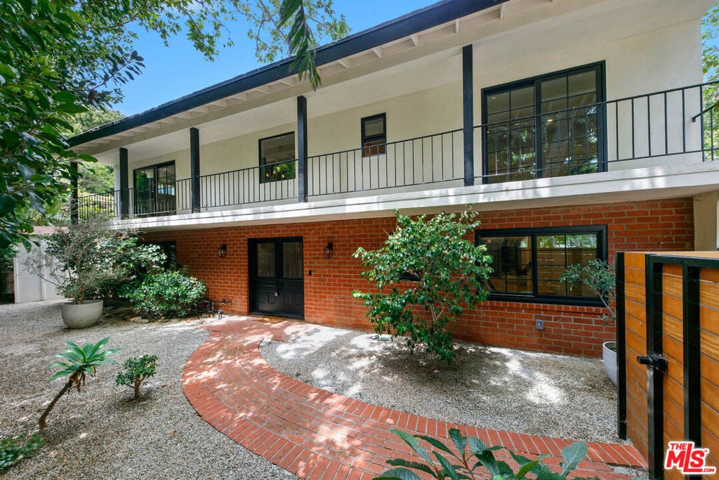 30601 Sicomoro Drive