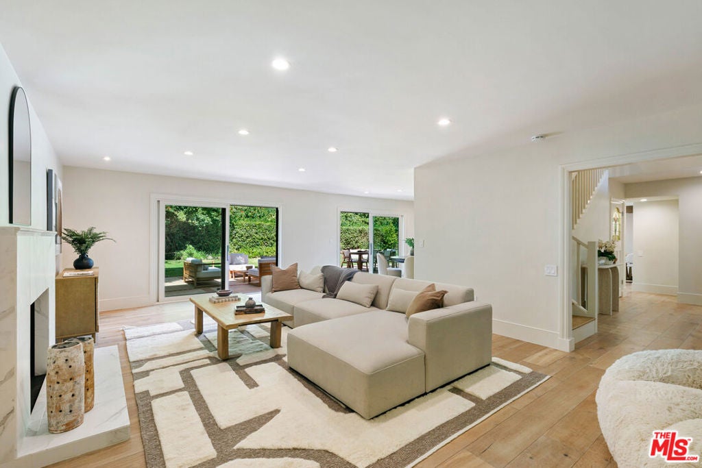 30601 Sicomoro Drive