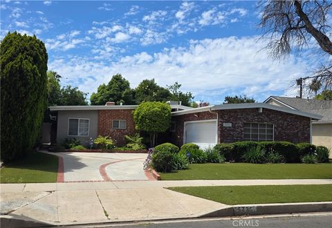 Photo of 5731 Wish Avenue, Encino, CA 91316 (MLS # SR26083203)