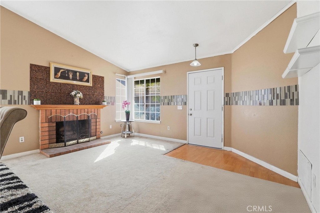 14352 Hillcrest