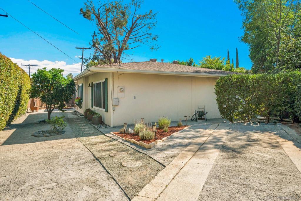 917 Chestnut St St, Escondido CA 92025