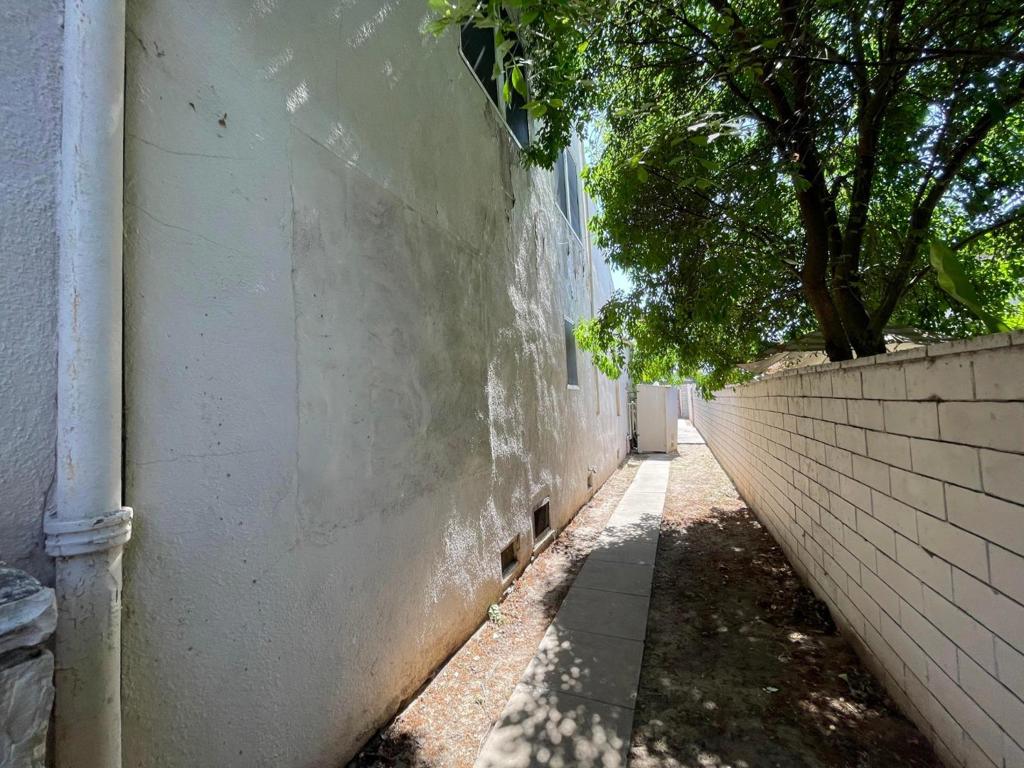 Properties 3 258 S E Street