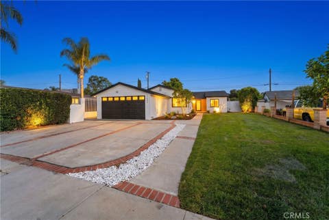 Photo of 17149 Donmetz Street, Granada Hills, CA 91344 (MLS # SR26125197)