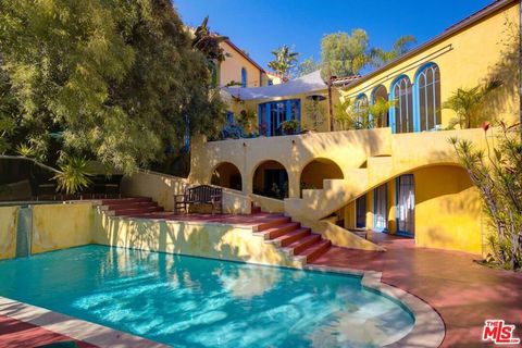 Photo of 4778 Cromwell Avenue, Los Angeles, CA 90027 (MLS # 26821823)