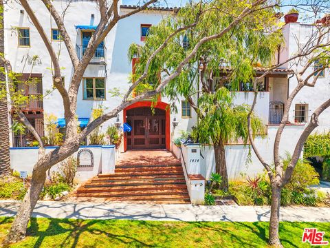 Photo of 1414 N Harper Avenue #5, West Hollywood, CA 90046 (MLS # 25560079)