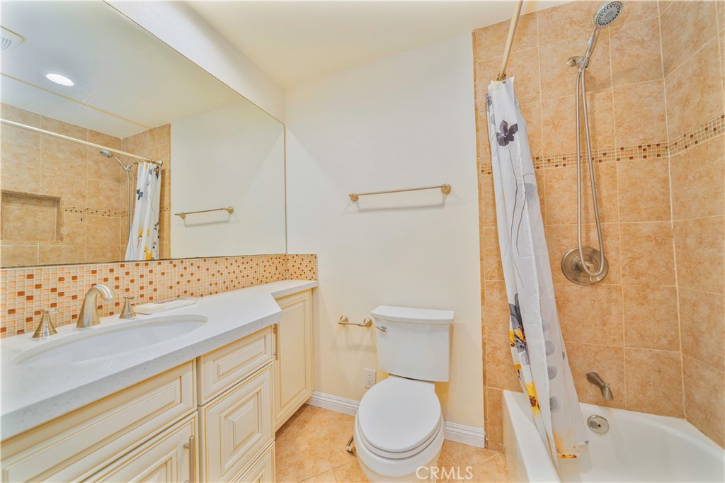 Marina Pacifica (MRP) - Residential Lease