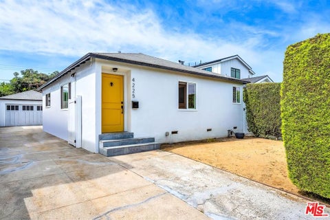 Photo of 4225 Beethoven Street, Los Angeles, CA 90066 (MLS # 26103831)