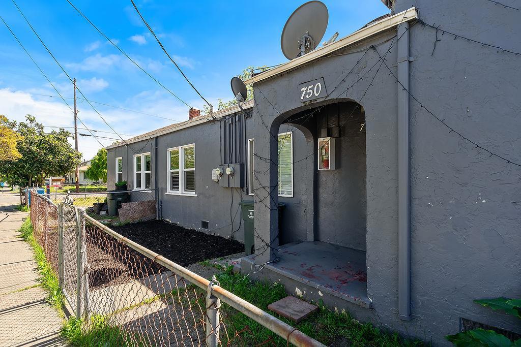 1205 Grand Avenue