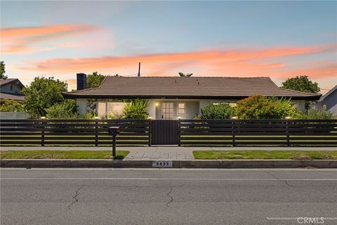 Photo of 9435 Haskell AVE, North Hills, CA 91343 (MLS # SR26156509)