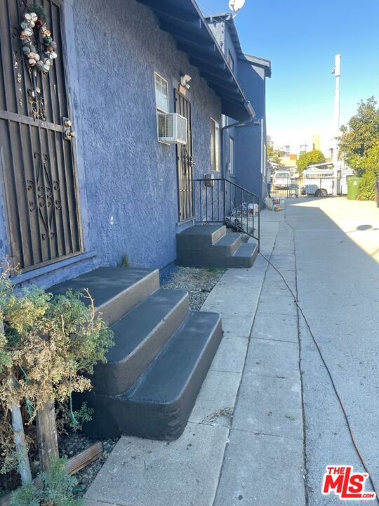3538 Siskiyou Street
