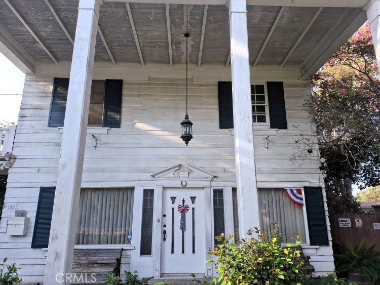 1532 E 4th