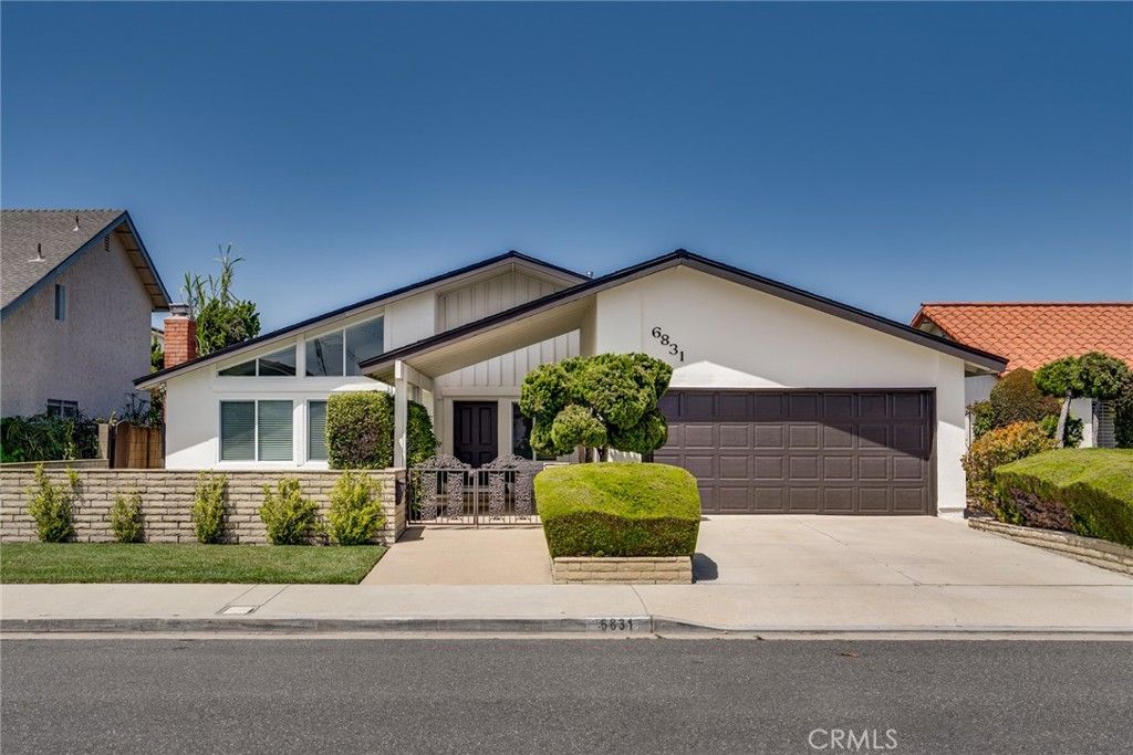 Photo of 6831 Glen Dr, Huntington Beach, CA 92647 (MLS # OC26092574)