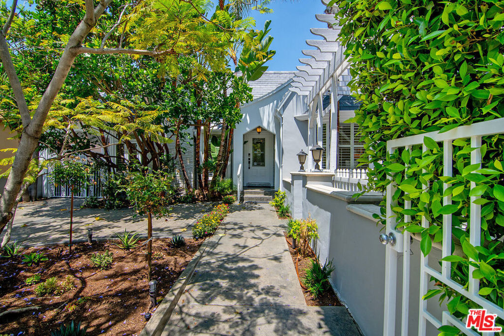 Properties 1 1067 Hi Point Street