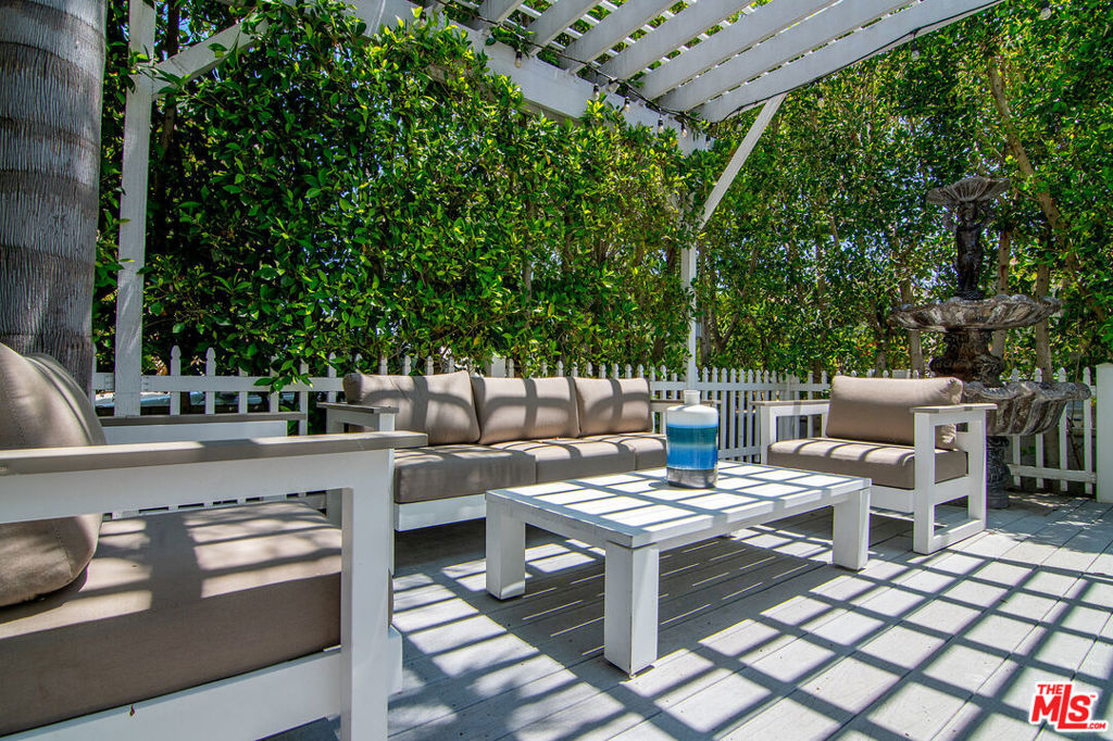 Properties 2 1067 Hi Point Street