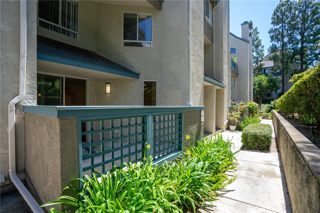 1445 Brett Place 107