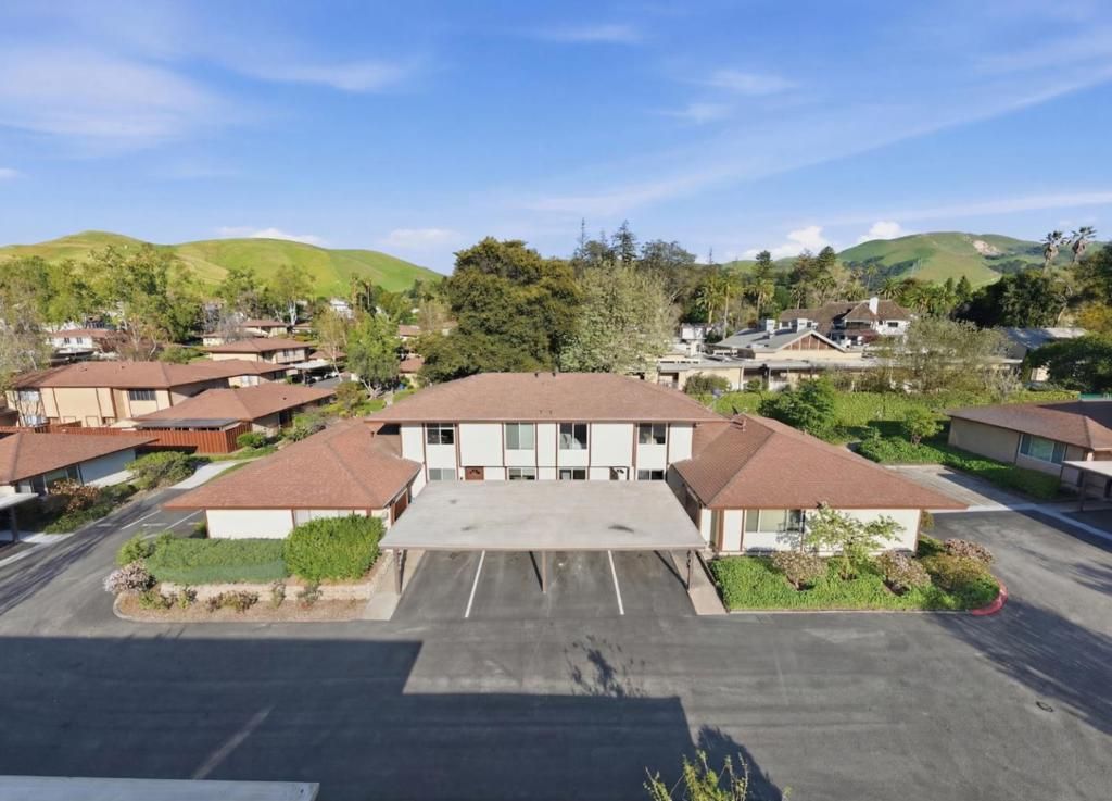 Photo of 222 Corte San Pablo, Fremont, CA 94539 (MLS # ML82035988)