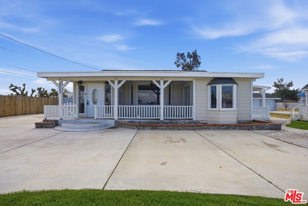 2232 W Avenue M4
