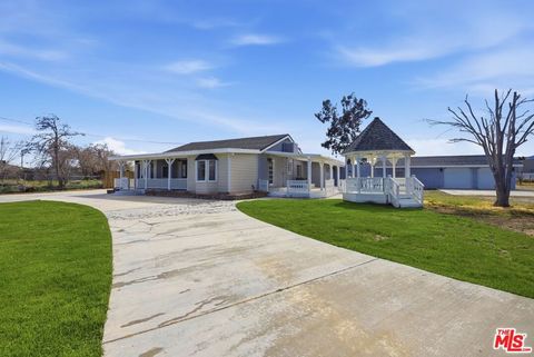 Photo of 2232 W Avenue M4, Palmdale, CA 93551 (MLS # 26653847)