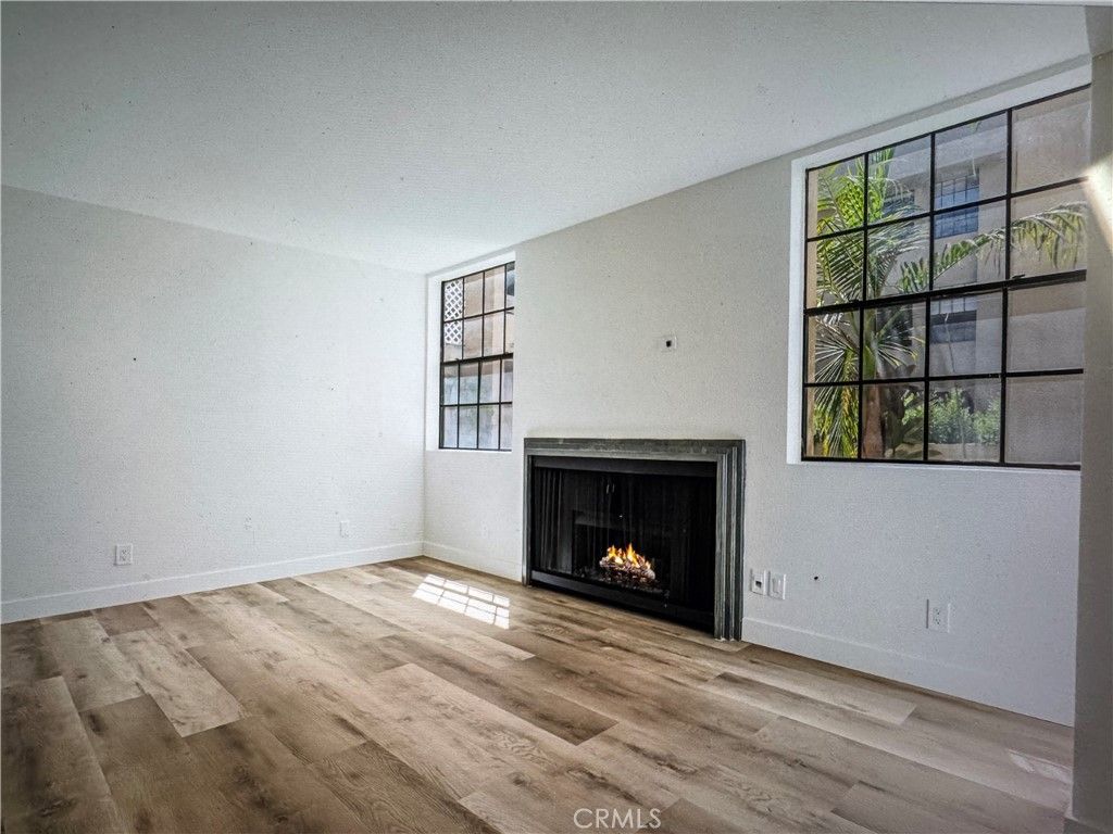 Photo of 750 N Kings Road #105, West Hollywood, CA 90069 (MLS # SR25187161)