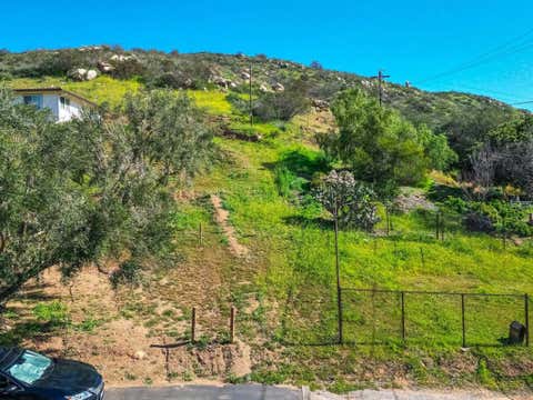 Photo of 44 Carlson Ct, Poway, CA 92064 (MLS # 260017205SD)