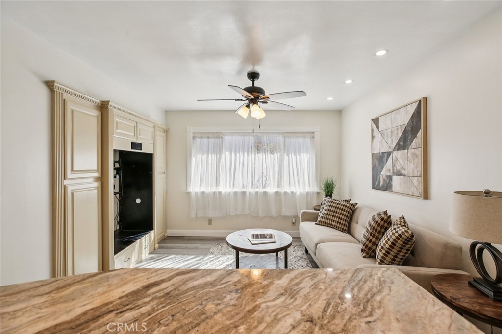 Alamitos Heights (AH) - Residential