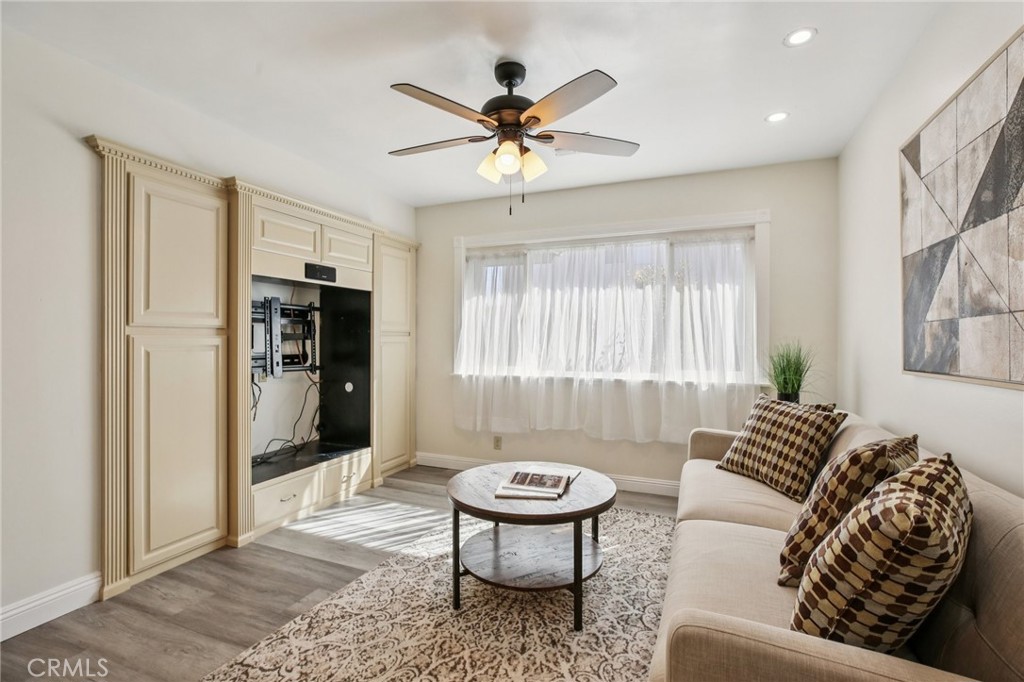 Alamitos Heights (AH) - Residential