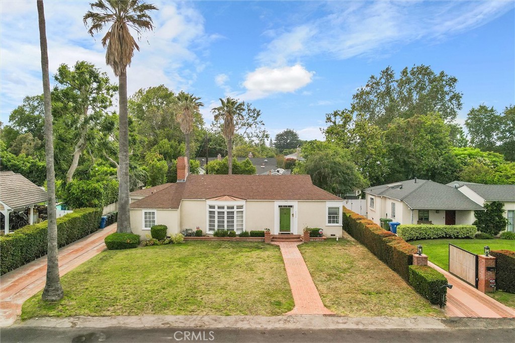 Properties 4 4415 Morella Ave
