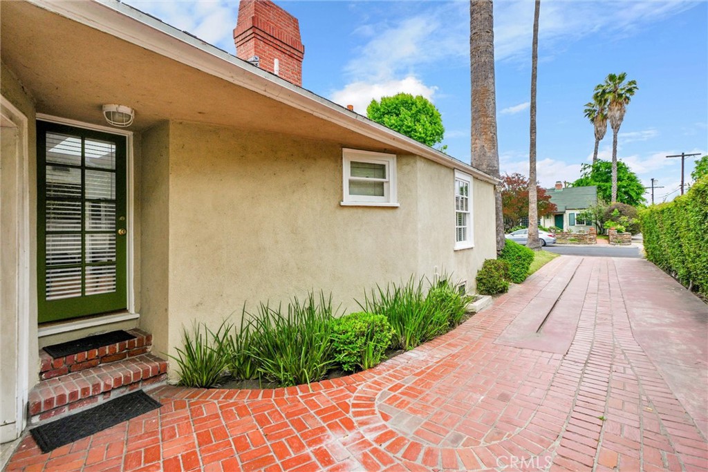 Properties 3 4415 Morella Ave