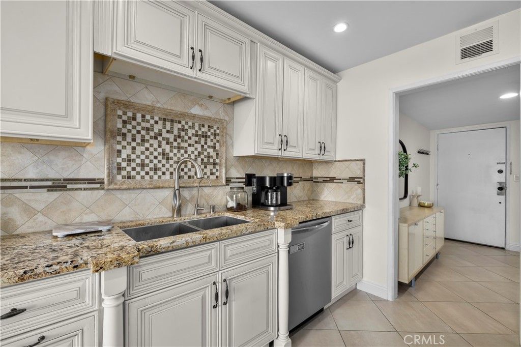 Photo of 1215 Brockton Avenue #203, Los Angeles, CA 90025 (MLS # SB25128843)