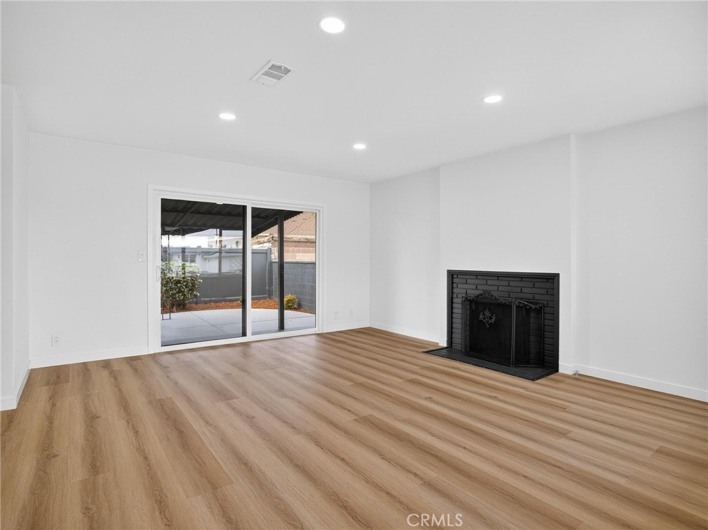 13717 Casimir Ave