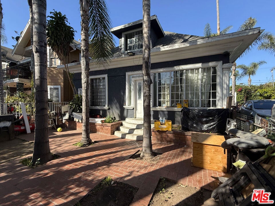 1611 S Bonnie Brae Street, Los Angeles CA 90006