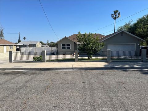 Photo of 16397 Orange Way, Fontana, CA 92335 (MLS # CV26099176)