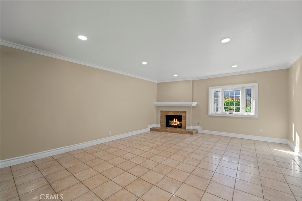 4346 E Casselle Avenue