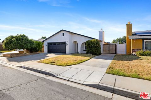 Photo of 1121 Chagal Avenue, Lancaster, CA 93535 (MLS # 25611417) Photo of 1121 Chagal Avenue, Lancaster, CA 93535 (MLS # 25611417)