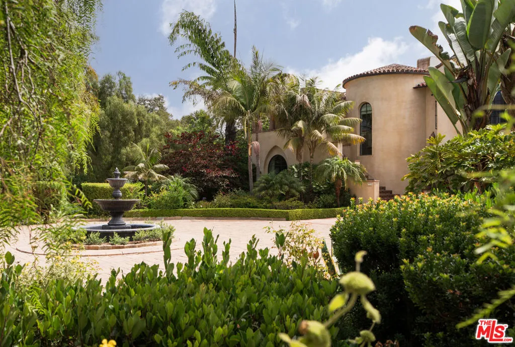 Santa Barbara, California 93108, United States, 5 Bedrooms Bedrooms, ,7 BathroomsBathrooms,Residential,Pending,219789