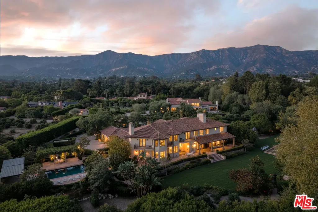 Santa Barbara, California 93108, United States, 5 Bedrooms Bedrooms, ,7 BathroomsBathrooms,Residential,Pending,219789