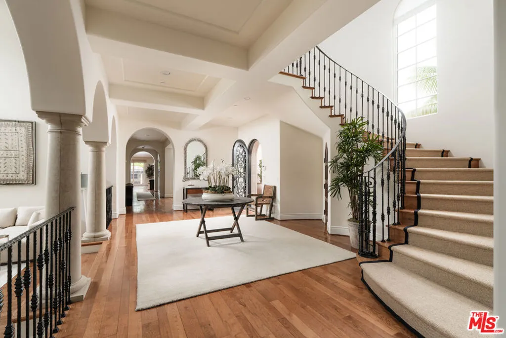 Santa Barbara, California 93108, United States, 5 Bedrooms Bedrooms, ,7 BathroomsBathrooms,Residential,Pending,219789