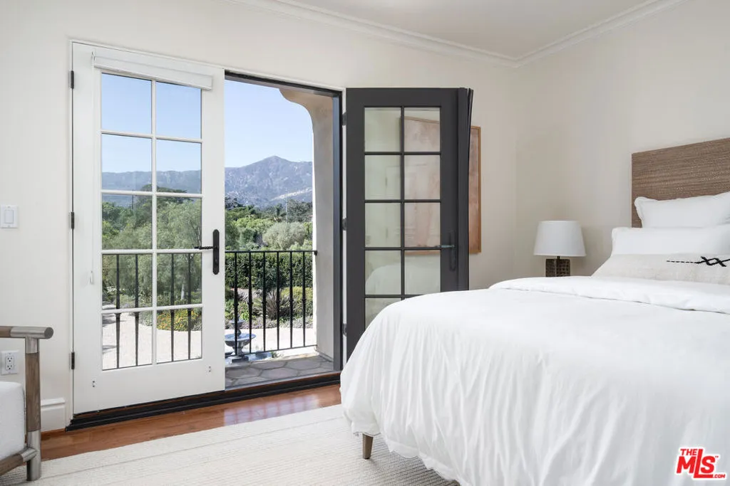 Santa Barbara, California 93108, United States, 5 Bedrooms Bedrooms, ,7 BathroomsBathrooms,Residential,Pending,219789