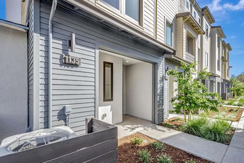 Photo of 1115 Juana Court, Palo Alto, CA 94303 (MLS # ML82034023)