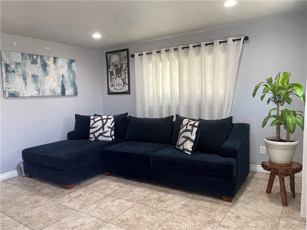 16531 16533 Vine Street 2