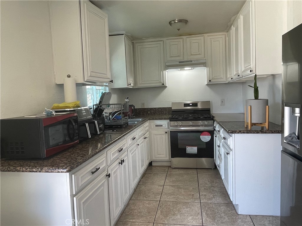 16531 16533 Vine Street 2