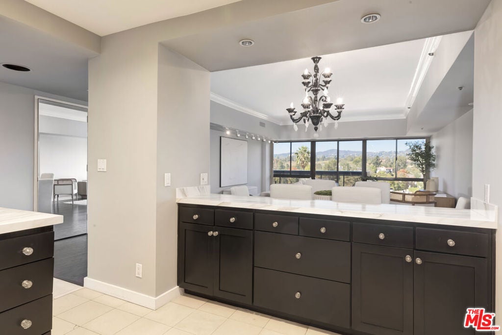 10445 Wilshire Boulevard 703